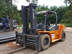 Kursy na wózki widłowe: jak zdobyć uprawnienia UDT i zacząć pracę w logistyce