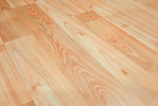 Podłogi z drewna we Wrocławiu – jak dobrać idealną podłogę do mieszkania lub domu